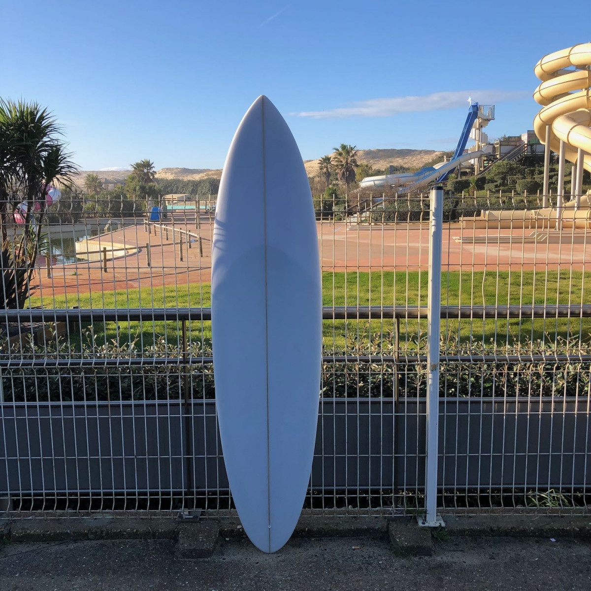 Midlenght 6'8 Sean cusik Surfboard